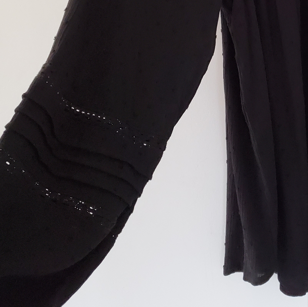 TORRID Sz 3/US 3X Black Dobby Gauze LS Blouse Button Up Crochet Ruffle 2023 EUC - Picture 4 of 12